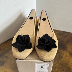 Rothy’s Women’s The Petal Square Flats Size 9 NWT 
Sand Soirée Tan Khaki Black